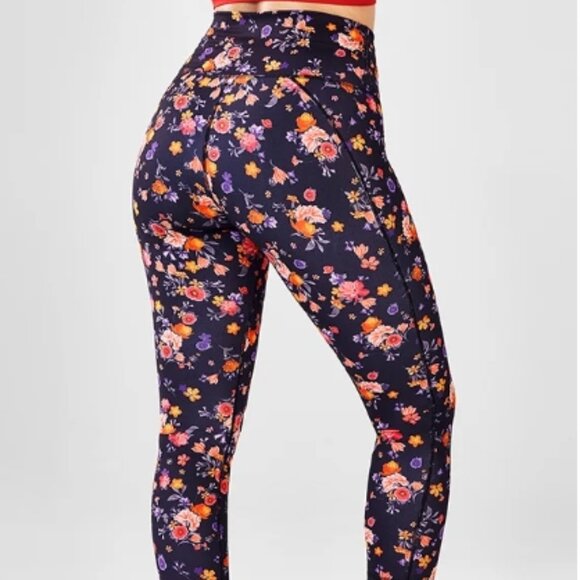 Fabletics High-Waisted Printed PowerForm® Capri in Size XS, Plumeria: - Picture 2 of 2